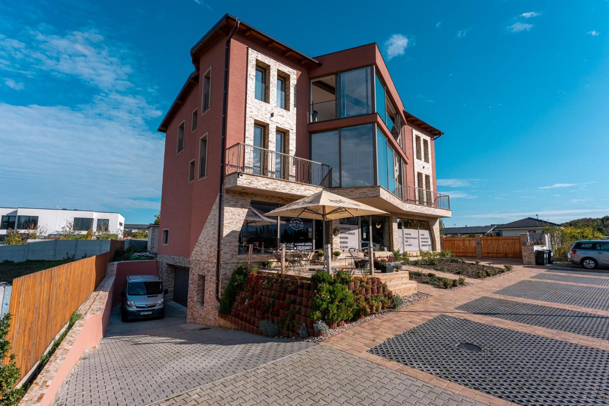 Apartment Laskara Garden By Prague Forest *